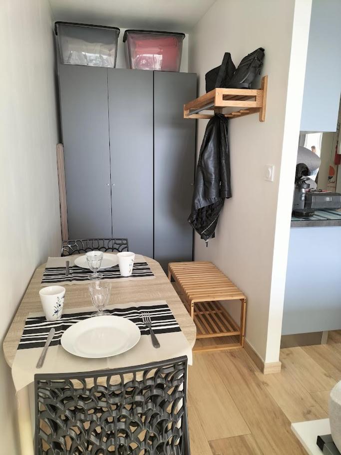 Studio A 200 Metres De La Plage Canet-en-Roussillon Exterior foto